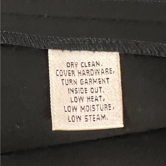 St John Black Cropped Cargo Pants Size 12 - Picture 10 of 13